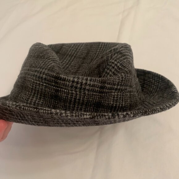 Club Monaco hat - Picture 2 of 7